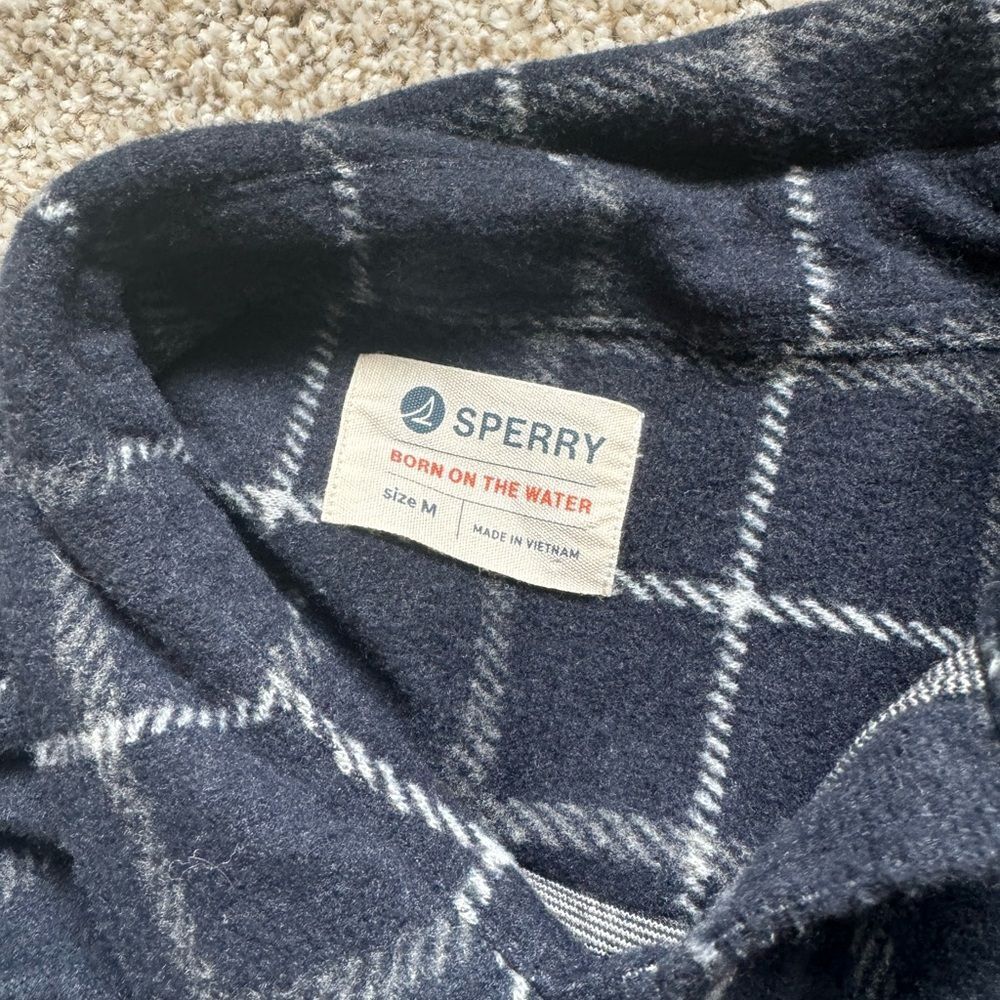Sperry Men's Navy Plaid Button Down | Medium - Picture 3 of 6